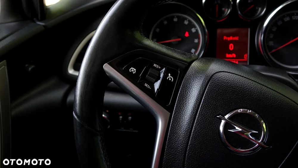 Opel Astra 1.6 Turbo - 15