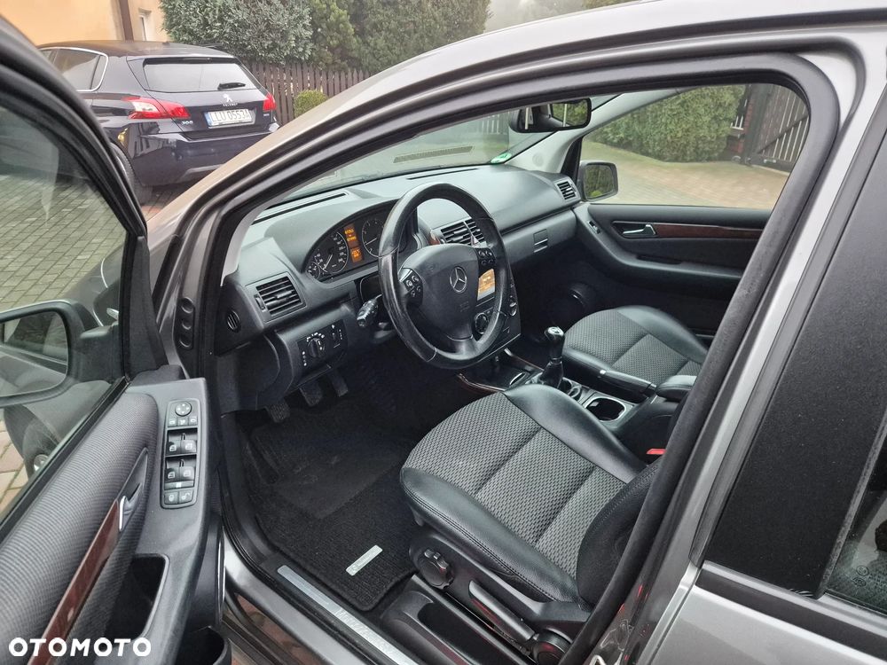 Mercedes-Benz Klasa A 150 BlueEFFICIENCY Elegance - 14