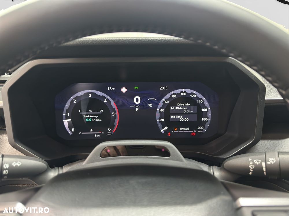 Toyota Hilux 2.8D MHEV Double Cab 6AT AWD Invincible - 10