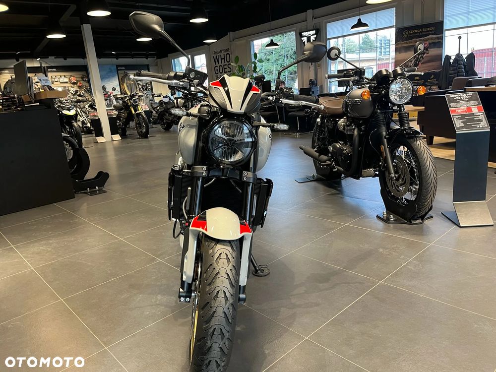 Triumph Trident - 6