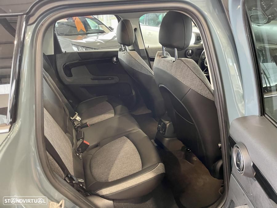 MINI Countryman Cooper SE ALL4 Auto - 32