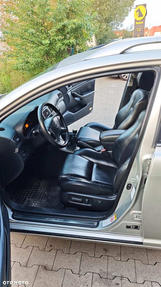 Toyota Avensis - 5
