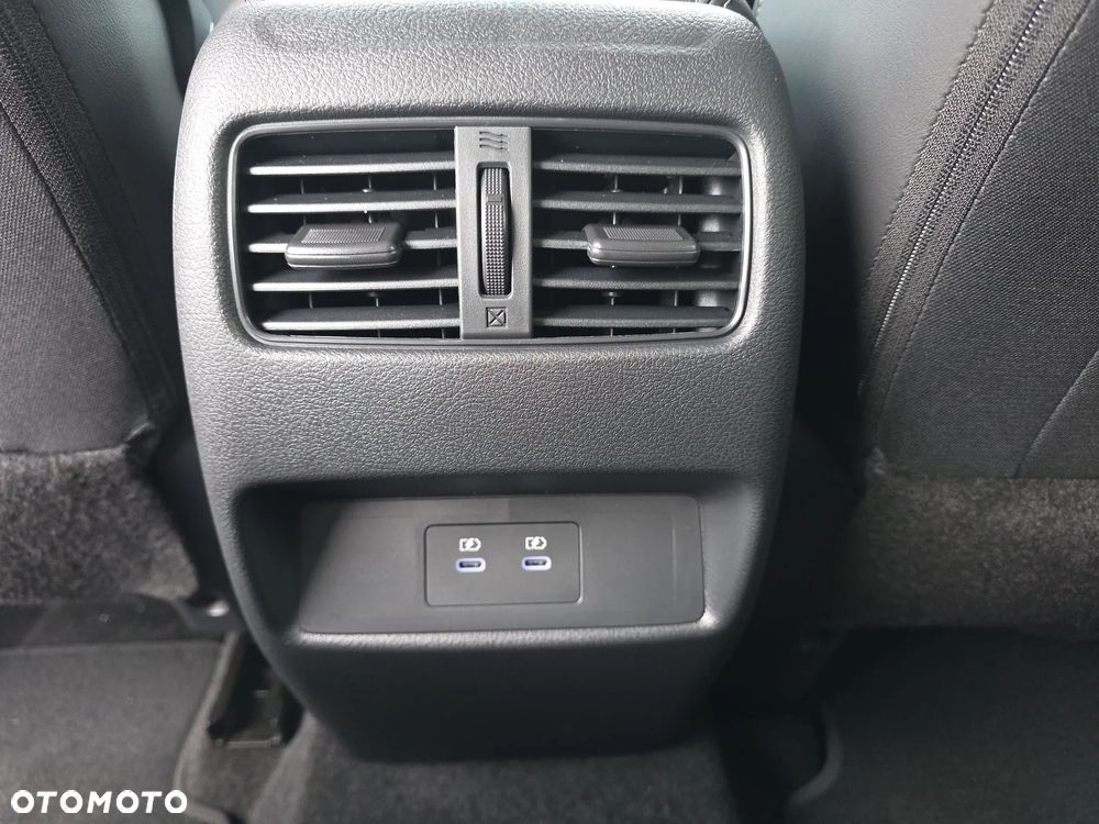Nissan Qashqai 1.3 DIG-T MHEV N-Connecta Xtronic - 27
