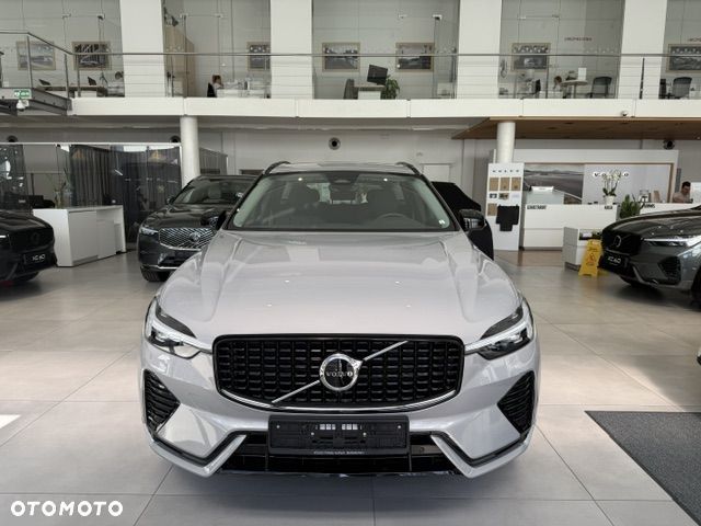 Volvo XC 60 B5 B AWD Plus Dark - 8