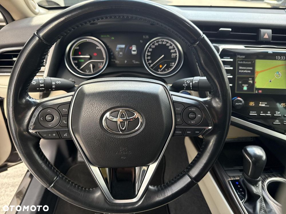 Toyota Camry 2.5 Hybrid Executive CVT - 16