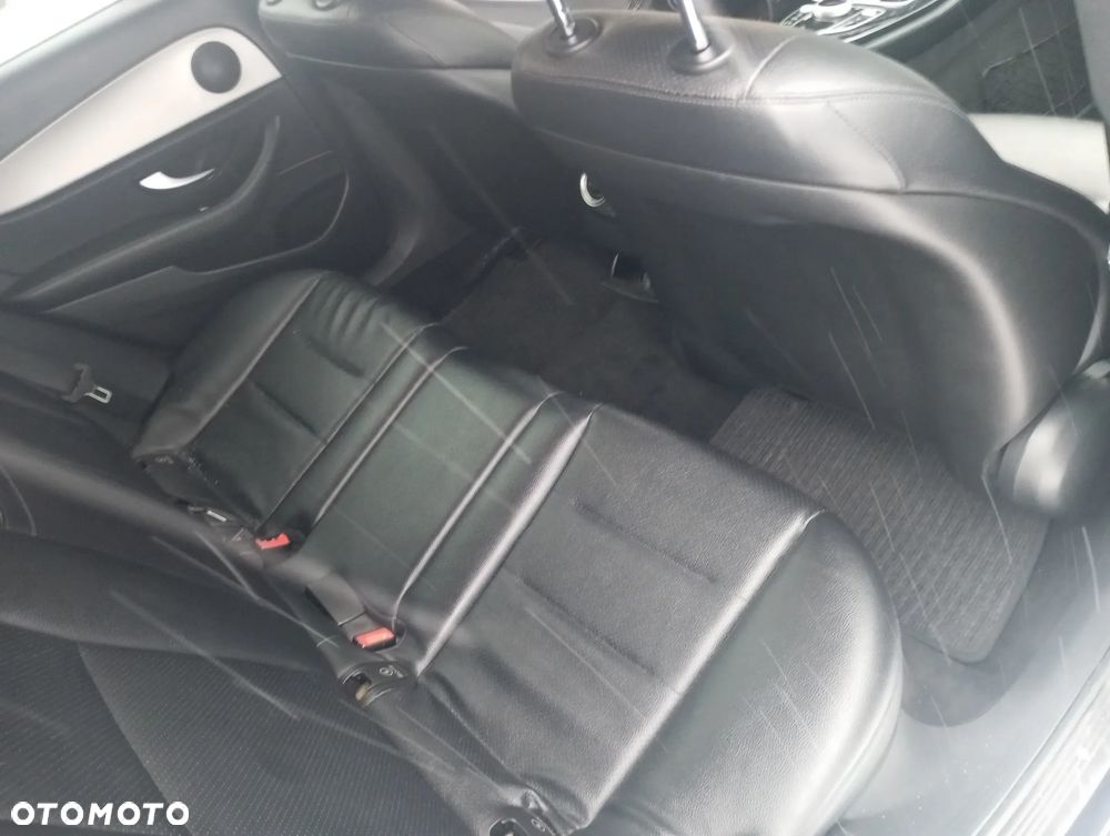 Mercedes-Benz Klasa E - 16