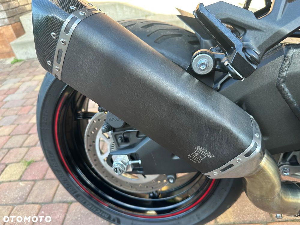 Kawasaki H2 - 22