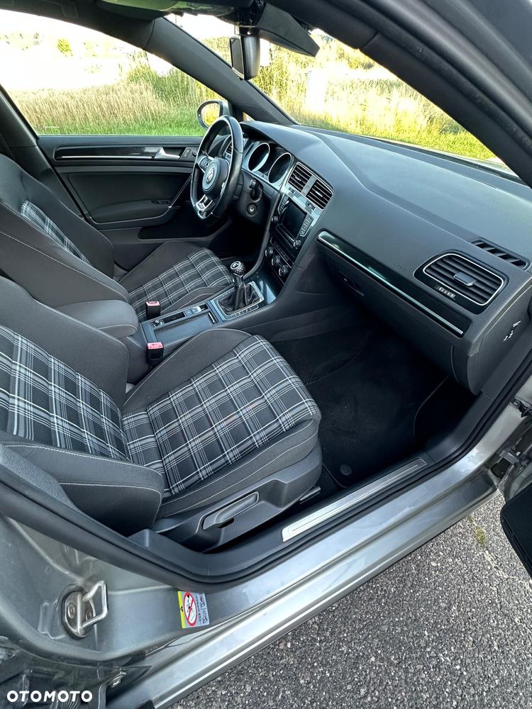 Volkswagen Golf GTD BlueMotion Technology - 11