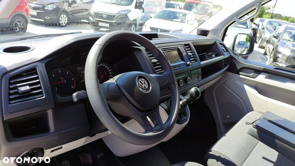 Volkswagen Transporter - 25