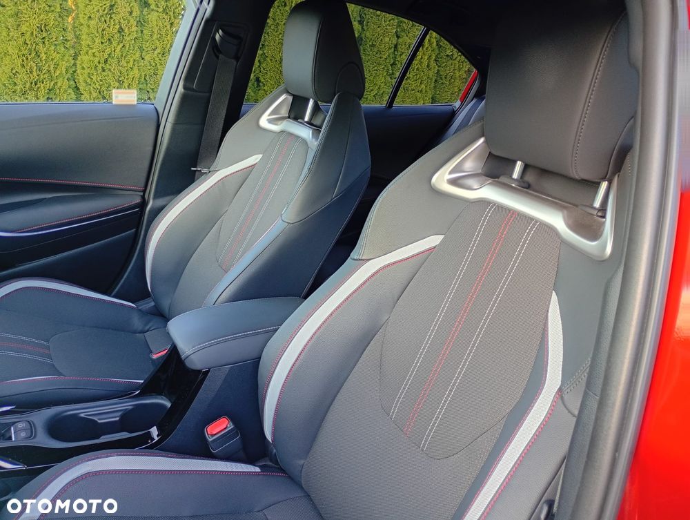 Toyota Corolla 1.8 Hybrid GR Sport - 29