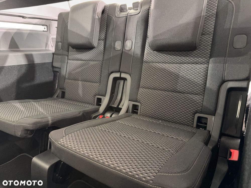 Volkswagen Touran - 18