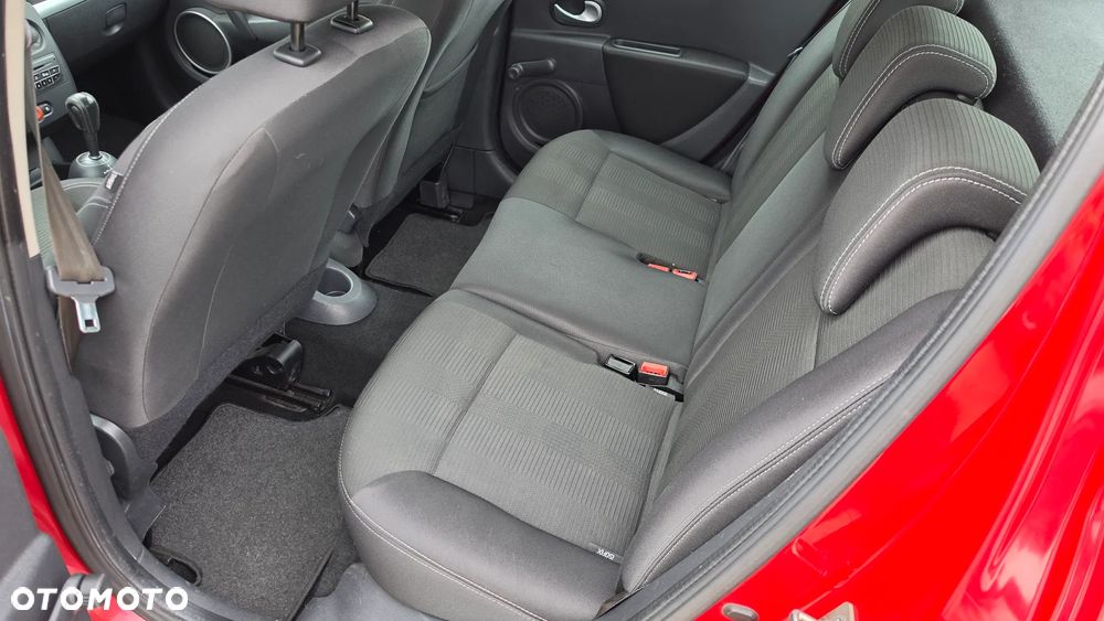Renault Clio 1.2 16V Expression Quickshift - 25