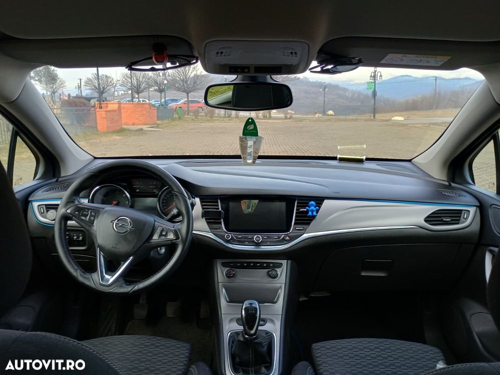 Opel Astra 1.6 D (CDTI) Start/Stop Dynamic - 11