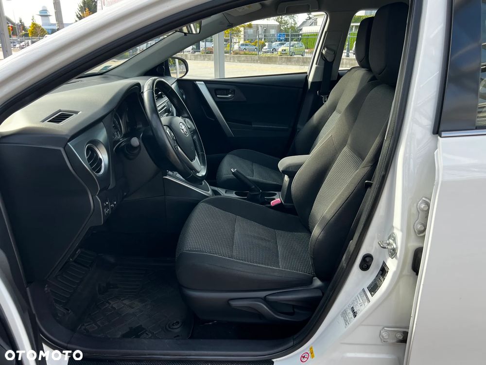 Toyota Auris 1.8 HSD Luna - 10