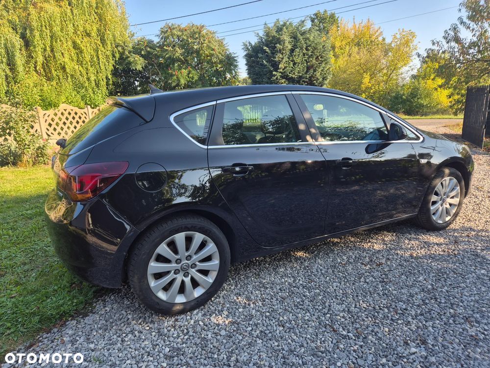 Opel Astra 1.6 Turbo Cosmo - 23