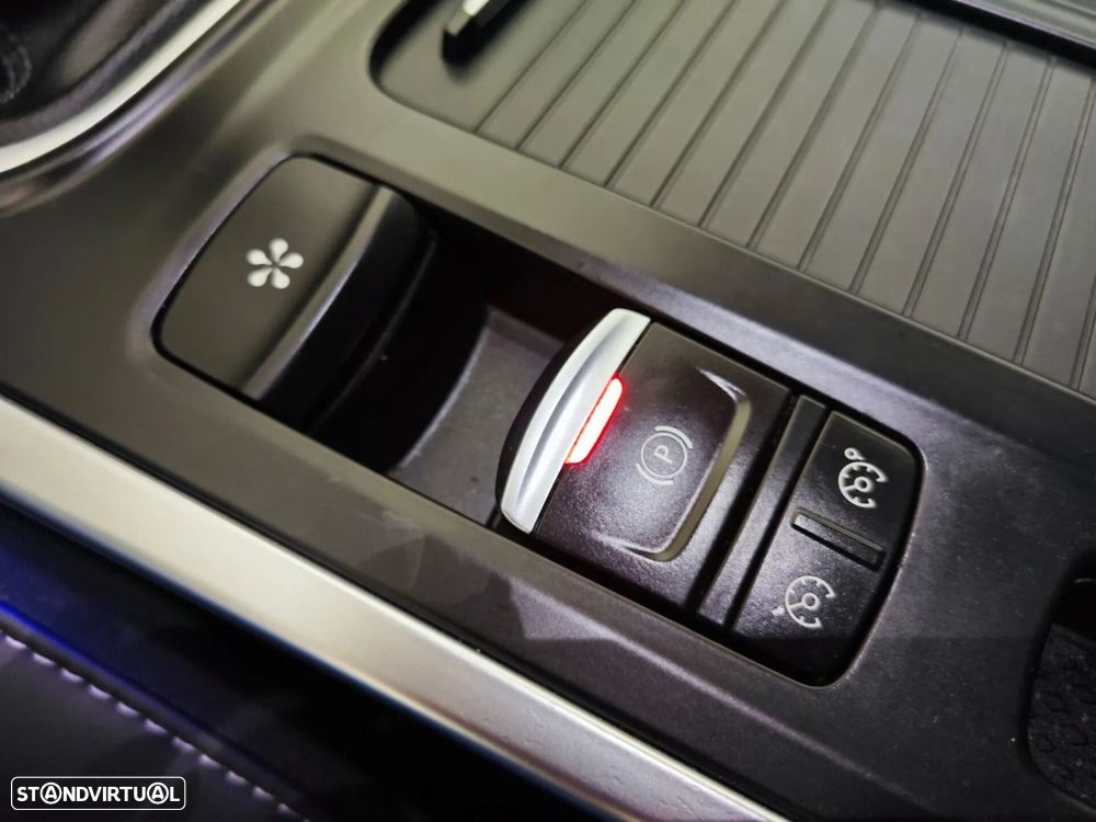 Renault Mégane ENERGY TCe 130 INTENS - 29