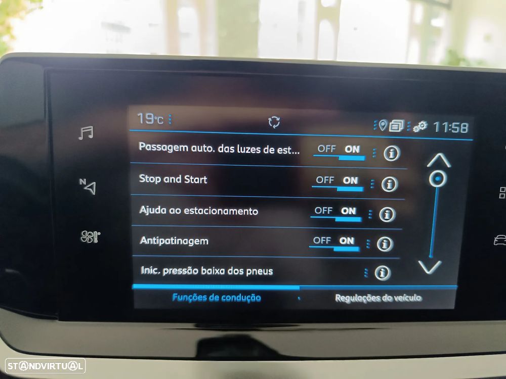 Peugeot 2008 PureTech 130 EAT8 GT - 42