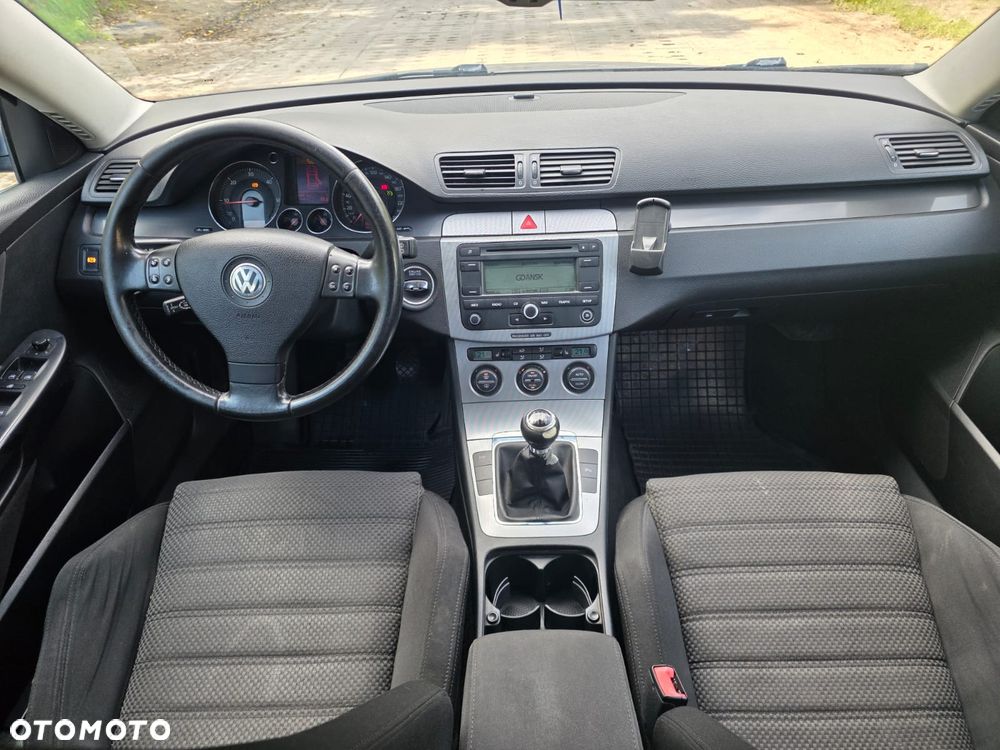 Volkswagen Passat 2.0 TDI DPF Highline - 8