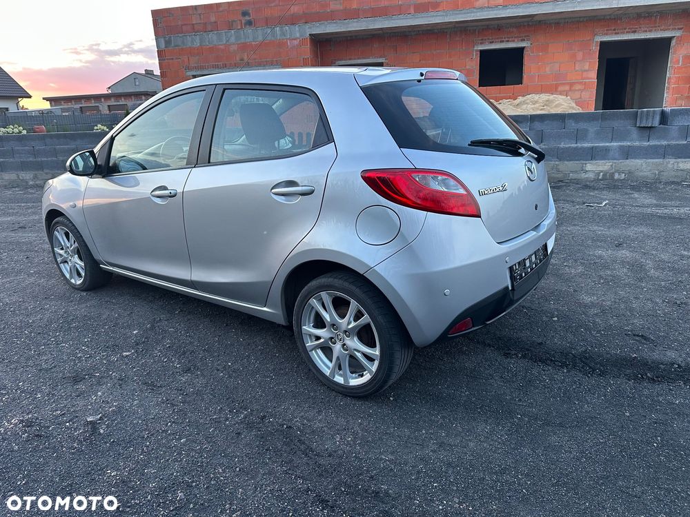 Mazda 2 - 4