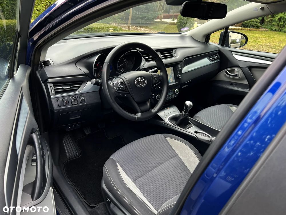 Toyota Avensis 1.6 Business Edition - 19