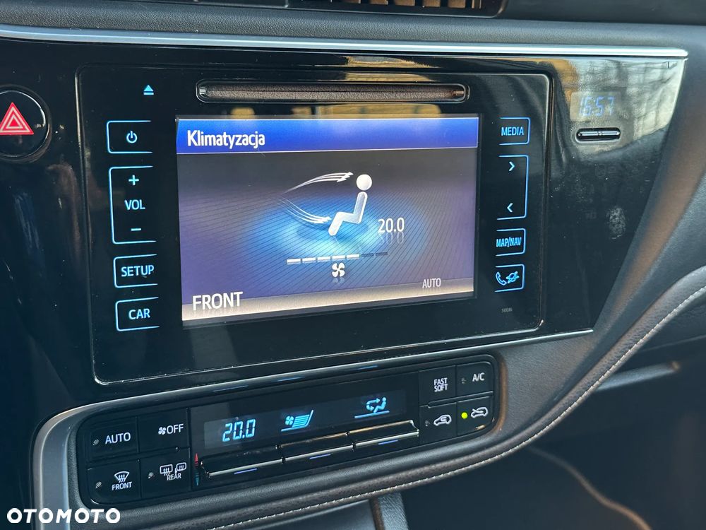 Toyota Auris 1.8 VVT-i Automatik Design Edition - 27