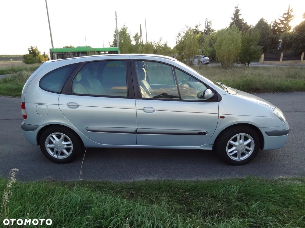 Renault Scenic 1.9 dCi EXpression - 8