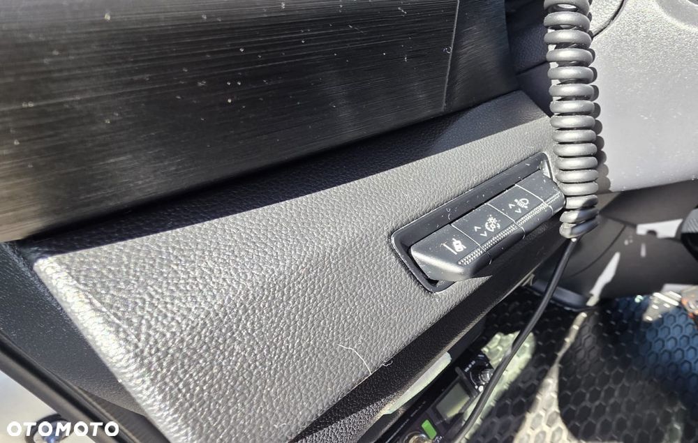 Renault Trafic 2.0 dCi - 10