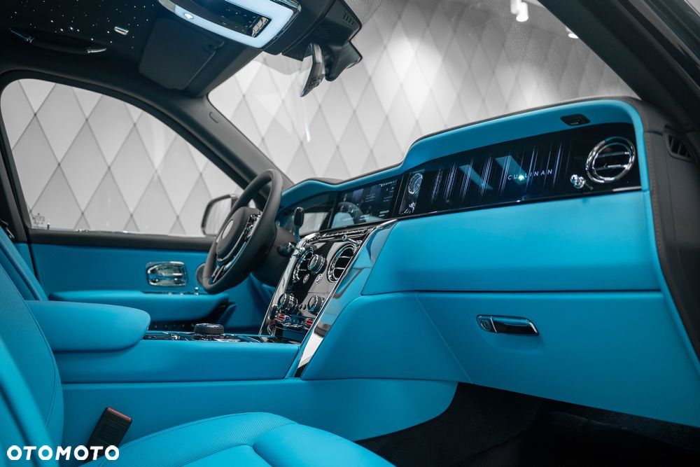 Rolls-Royce Cullinan - 18