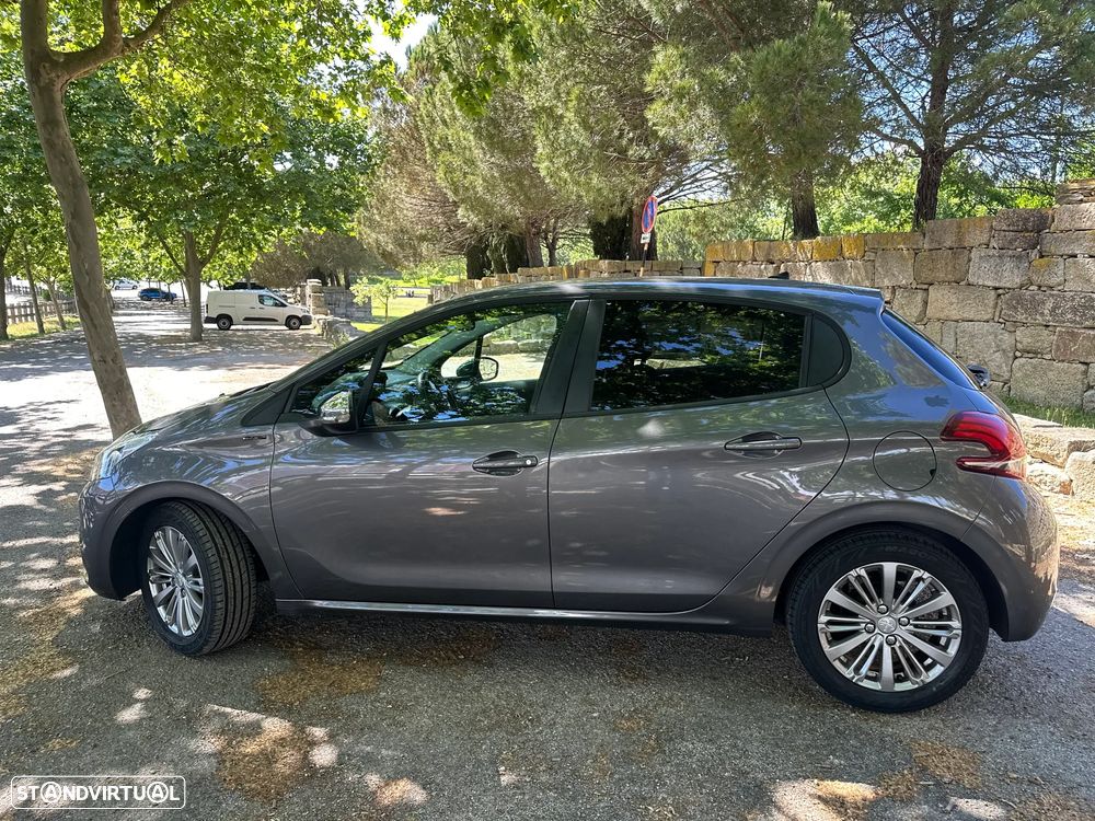 Peugeot 208 1.2 PureTech Signature - 7