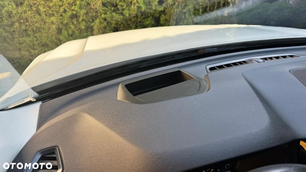 Volvo XC 60 D4 Momentum Pro - 25