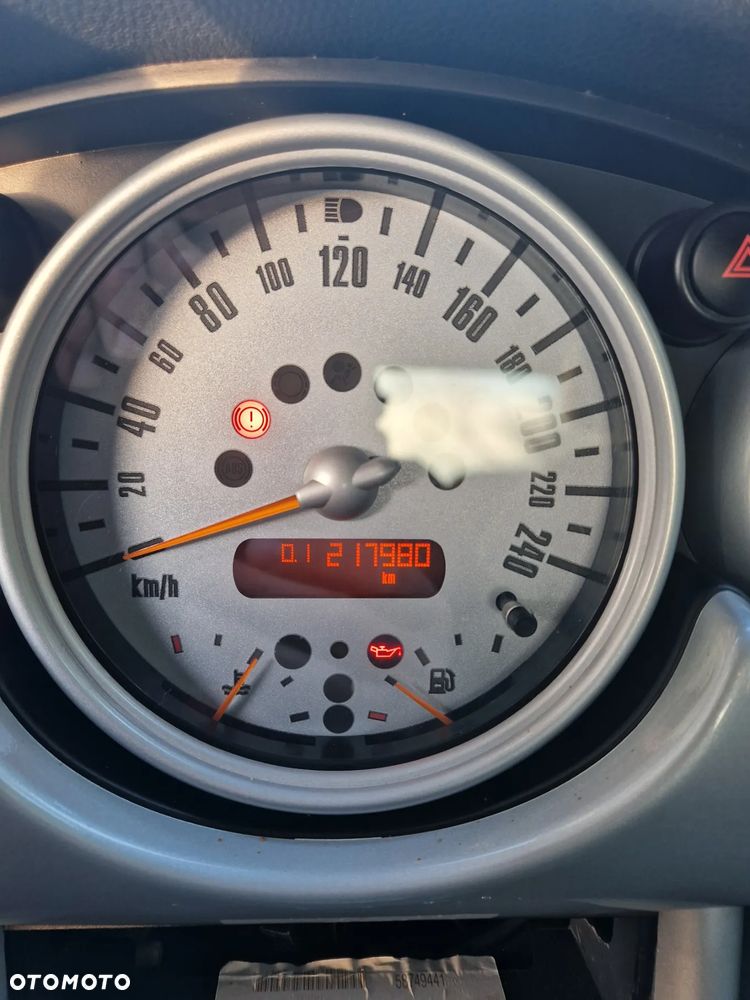 MINI ONE Sidewalk - 17