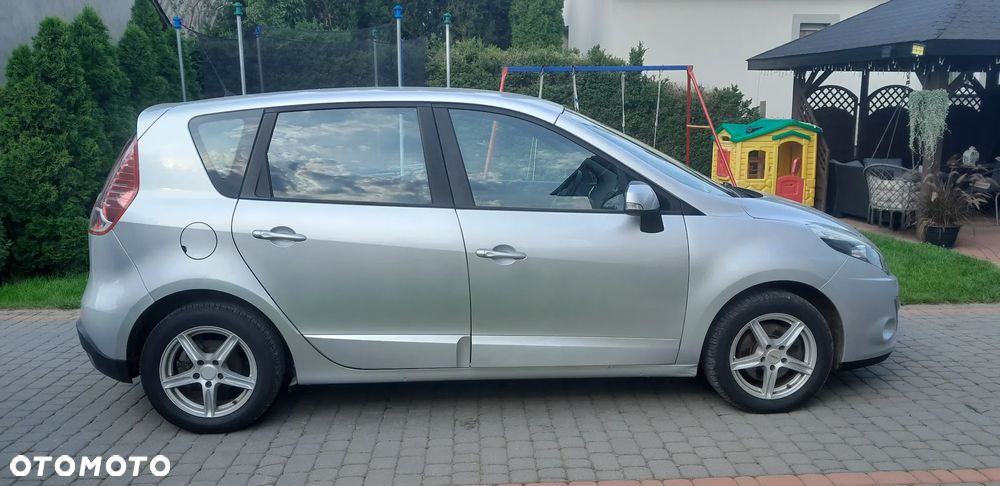 Renault Scenic 1.6 16V Authentique - 4