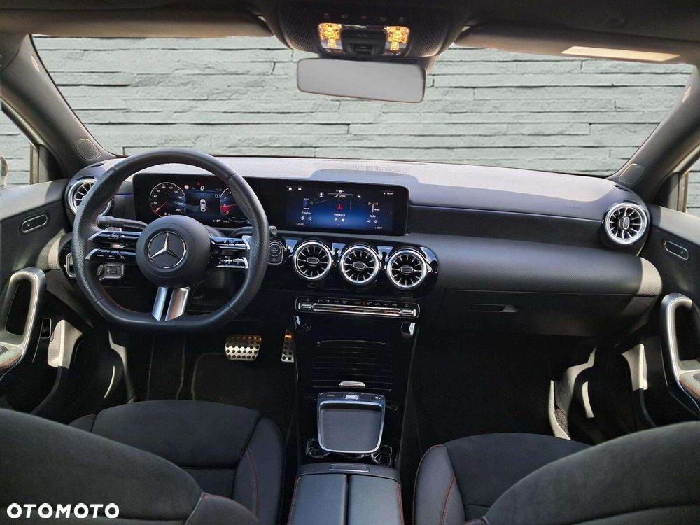Mercedes-Benz Klasa A 200 AMG Line 7G-DCT - 11