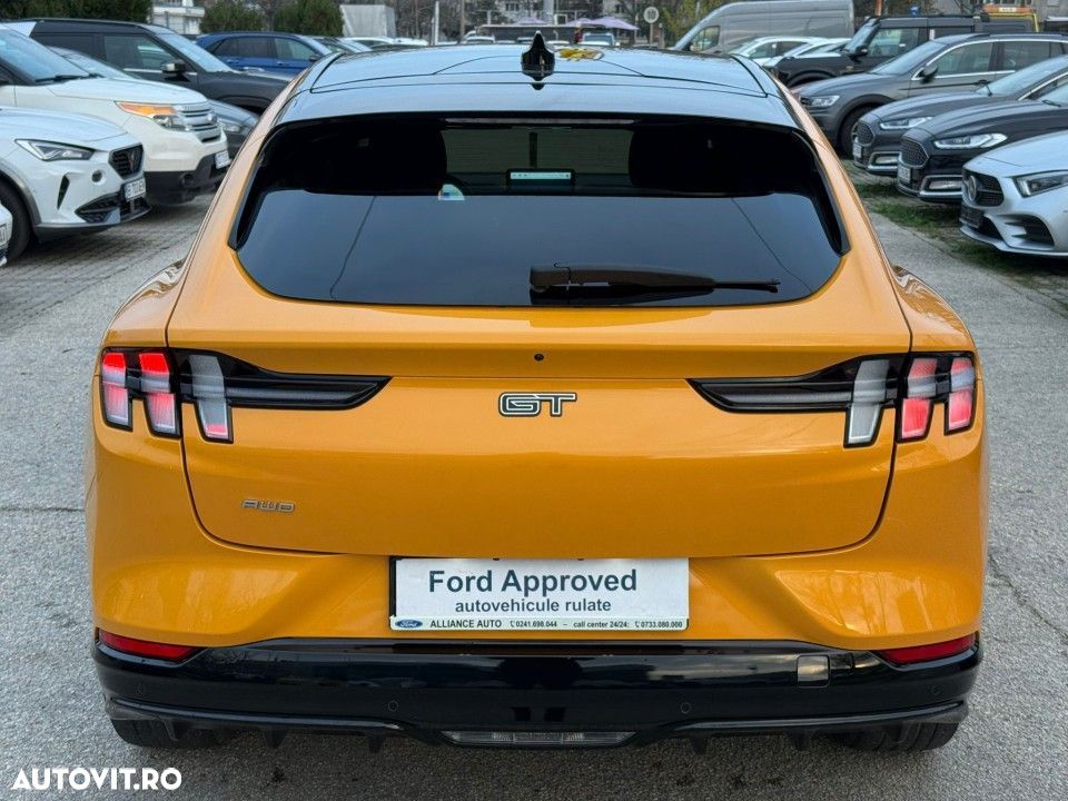 Ford Mustang Mach-E - 8