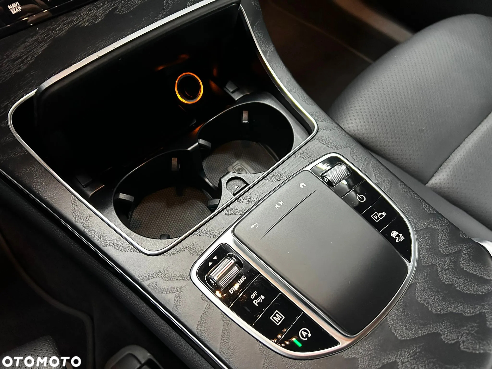 Mercedes-Benz GLC - 21