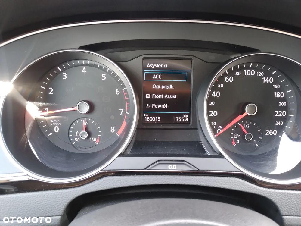 Volkswagen Passat - 11