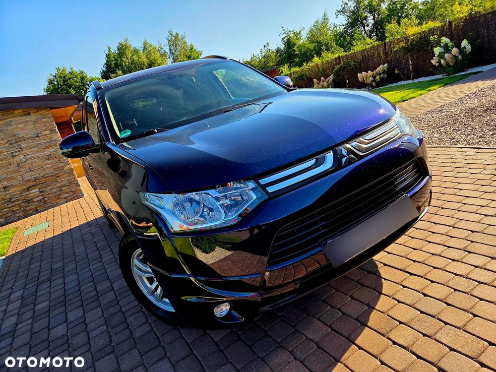 Mitsubishi Outlander - 2