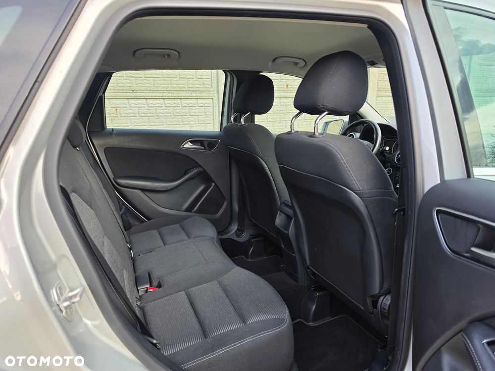 Mercedes-Benz Klasa B 180 (BlueEFFICIENCY) 7G-DCT - 18