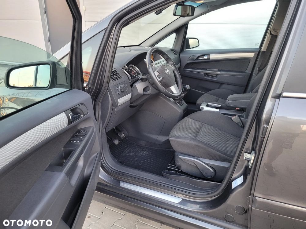 Opel Zafira 1.8 Sport - 10