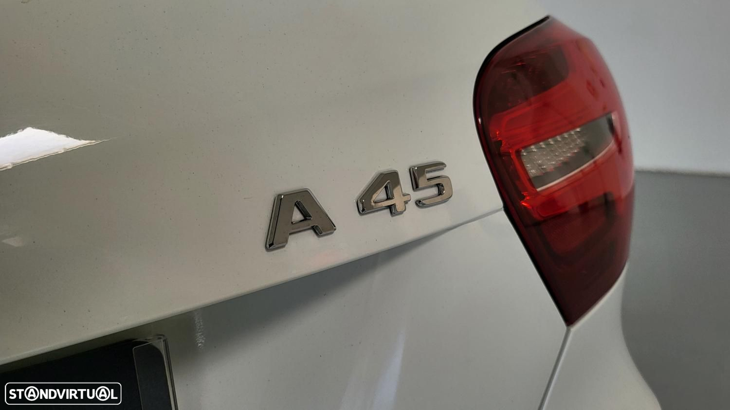 Mercedes-Benz A 45 AMG 4Matic Speedshift 7G-DCT - 31