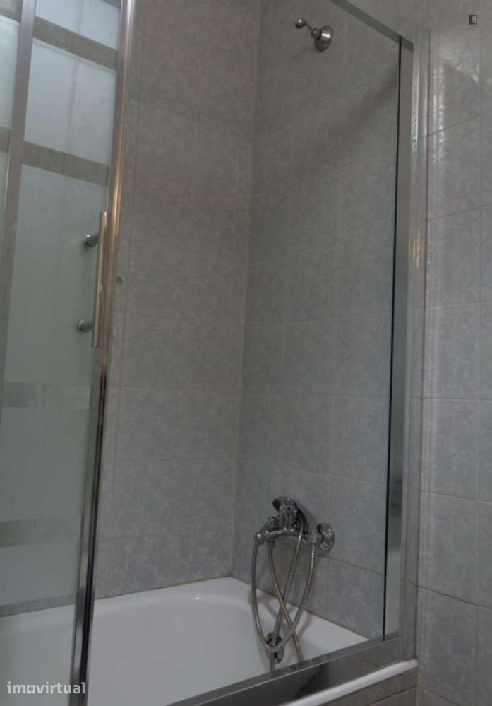 Quarto - localizado em Paranhos Porto - Grande imagem: 5/18