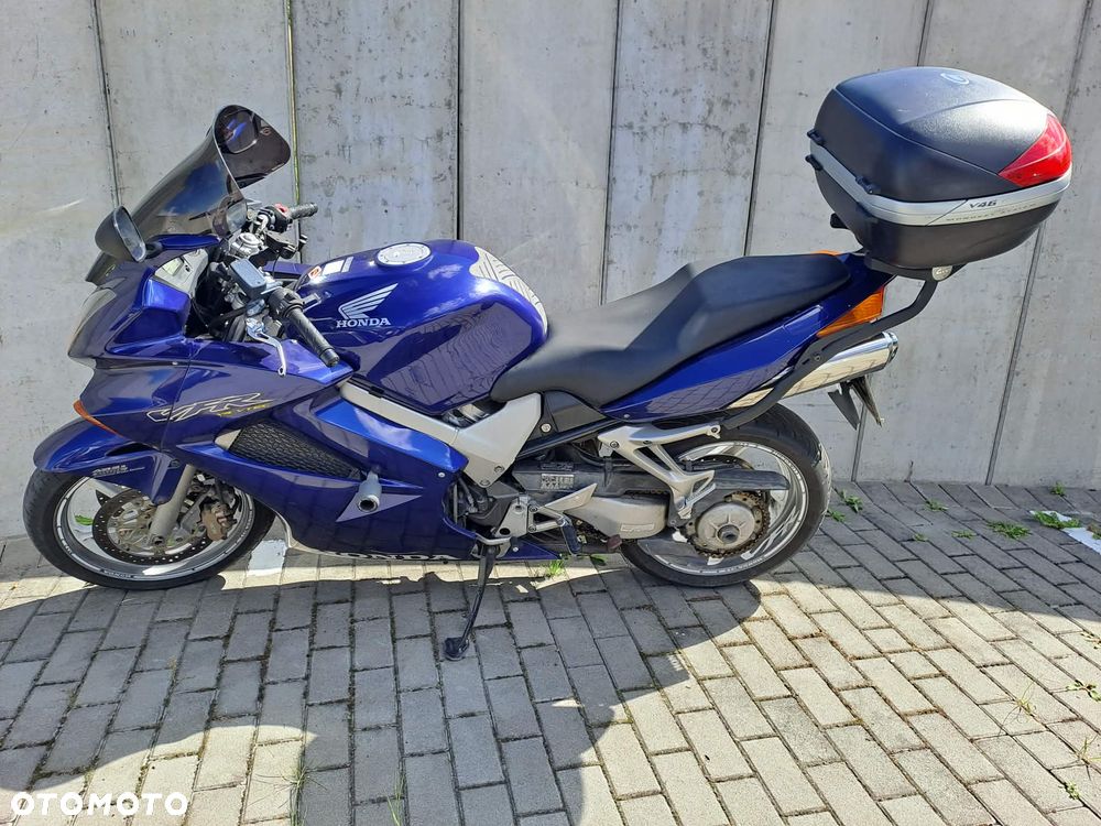 Honda VFR - 8