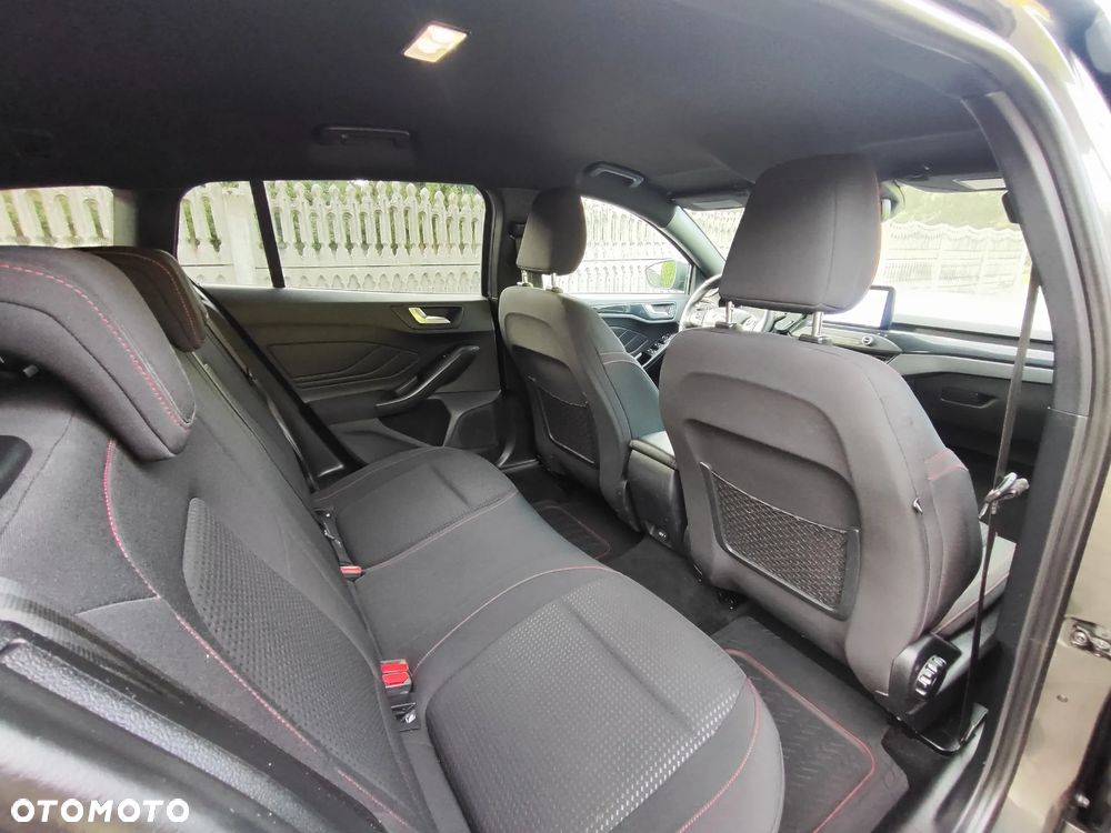 Ford Focus Turnier 1.6 EcoBoost Start-Stopp-System SYNC Edition - 14