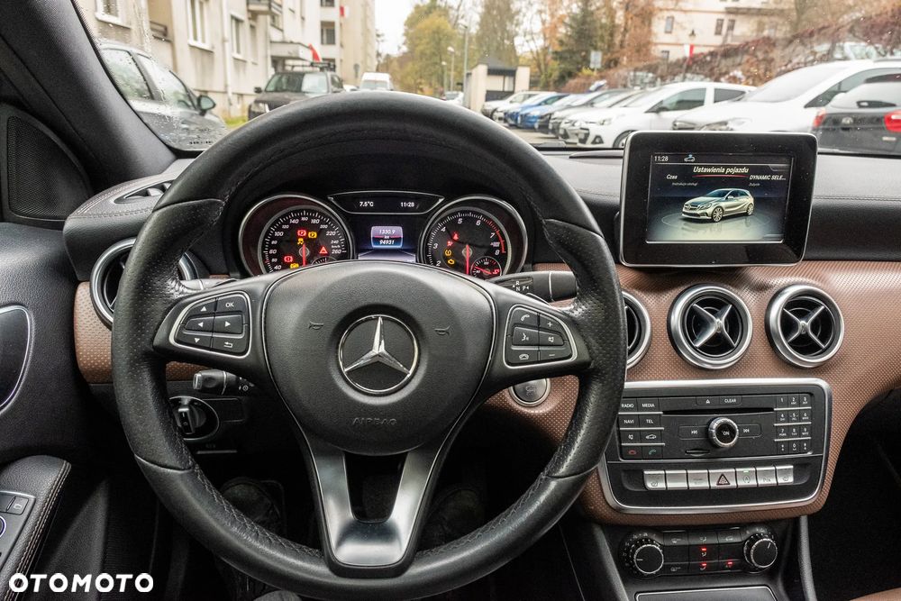 Mercedes-Benz Klasa A 180 7G-DCT Urban - 21
