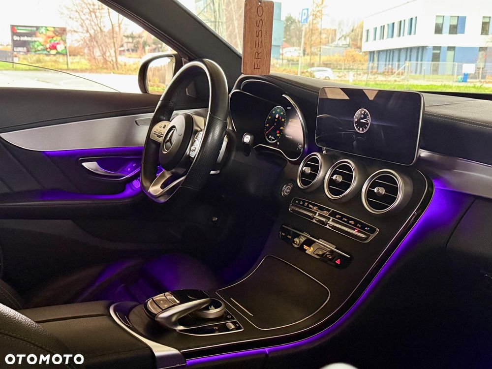 Mercedes-Benz Klasa C 200 4Matic 9G-TRONIC - 35