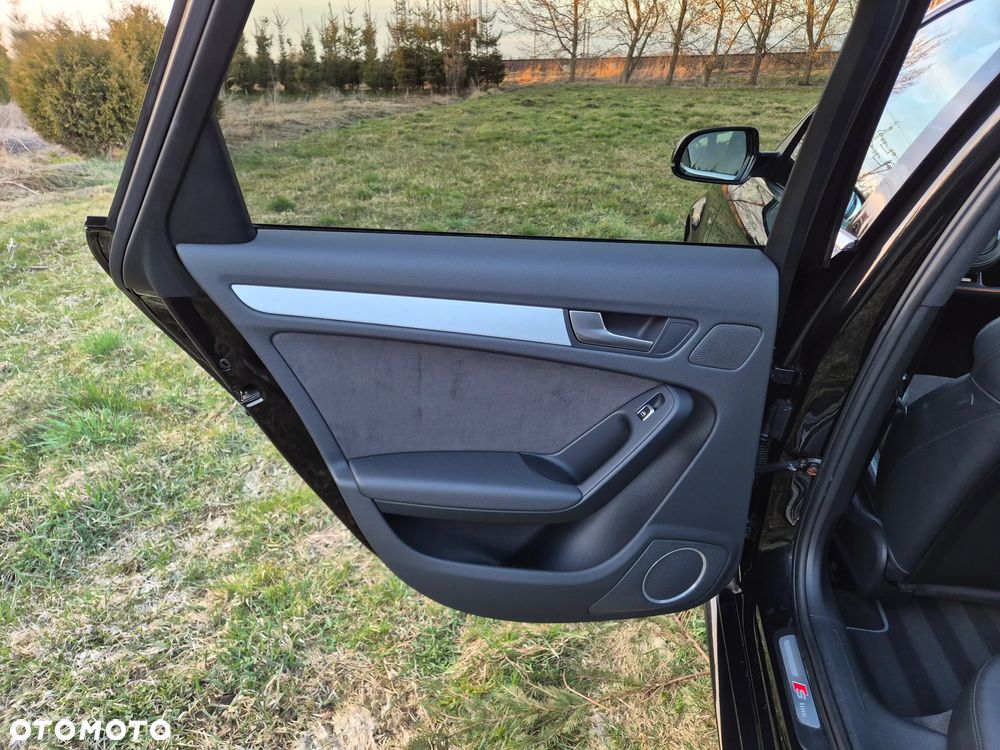 Audi A4 Avant 2.0 TDI DPF clean diesel multitronic S line Sportpaket - 17