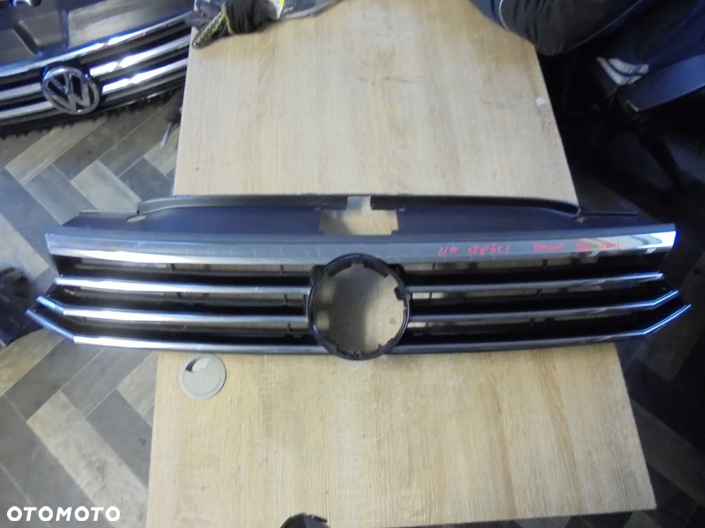 VW PASSAT B8 GRILL - 1