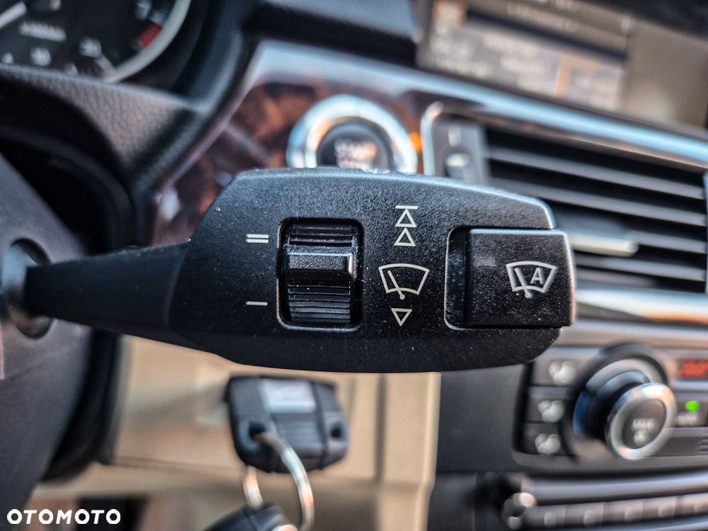BMW Seria 3 - 32