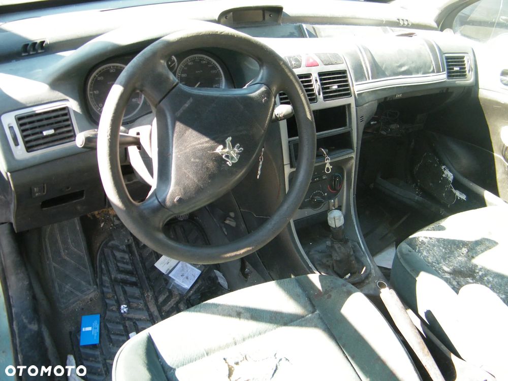 Peugeot 307 (01-05r.) 2.0 HDI 119KM. Silnik DW10TD Skrzynia 20DL50 lakier zieleń idaho. Cały na części. GWARANCJA !!!  Przód Tył Zestaw Komplet Drzwi Klapa Zderzak Błotnik Maska Grill Atrapa Szyba Pas Lampa Lusterko Boczki Fotel Kanapa Kokpit Deska Rozdzielcza Przełącznik Włącznik Sterownik Przewody Wiązka Instalacja Moduł Komputer Czujnik Listwa Pompa Alternator Wtryski Głowica Rozrusznik Kompresor Sprzęgło Dwumas Silnik Skrzynia ABS Klimatyzacji Paliwa Wspomagania Kolektor Turbina Przepustnica Zawór Chłodnica Koło Hak Belka Sanki Zawieszenie Mcpherson Półoś Amortyzator Wydech Tłumik Zacisk Most - 7