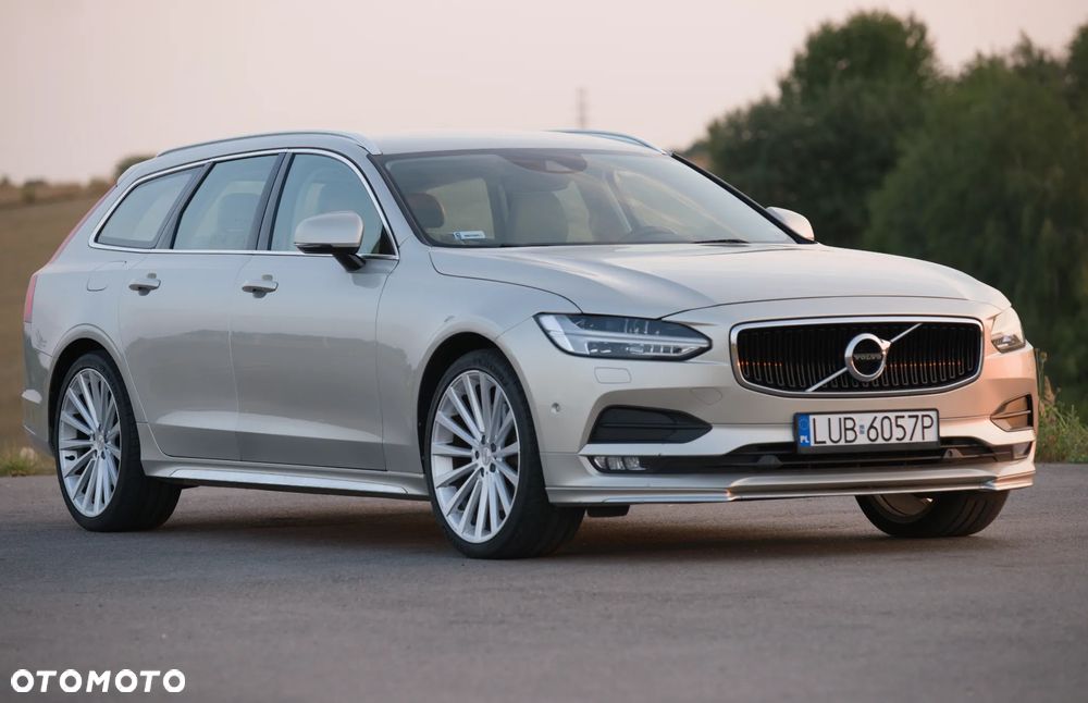 Volvo V90 D5 AWD Momentum - 1